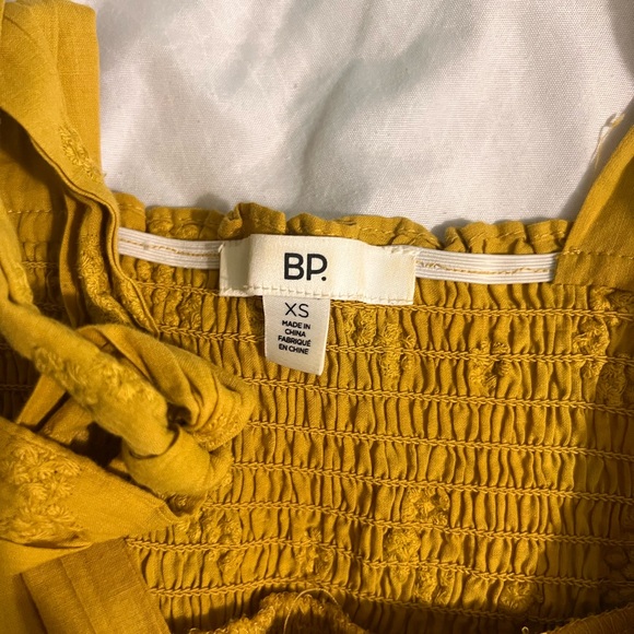 Summer Top - Picture 2 of 3